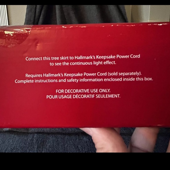 DISNEY Hallmark 2018 STAR WARS Christmas TREE SKIRT The Force is Strong LIGHTED - Picture 4 of 6